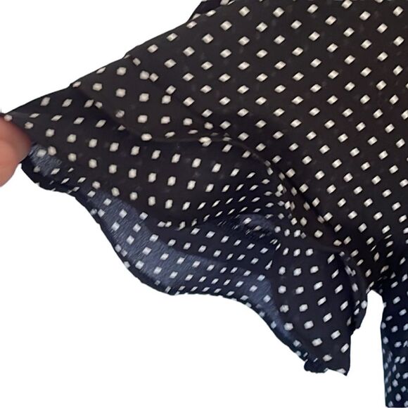 Ann Taylor Factory Black/White Print top, NWT, Size Large - Picture 3 of 8